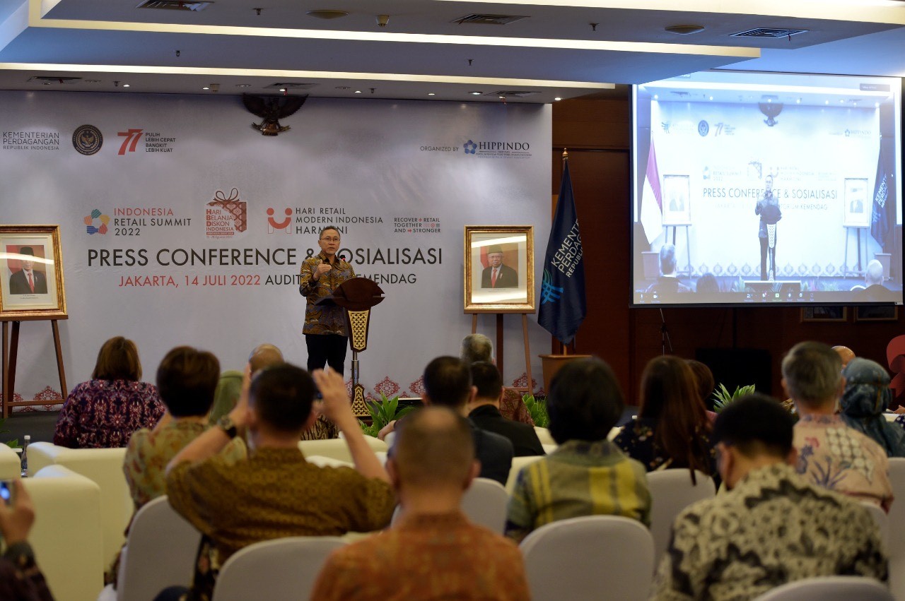 Mendag Zulhas Pamer Punya Shopping Center Sejak Usia 21 Tahun. (Foto: Advenia Elisabeh/MNC Media)