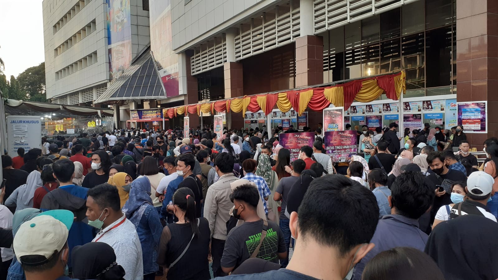 Hari Terakhir, PRJ Dipenuhi Pengunjung hingga Penuh Sesak