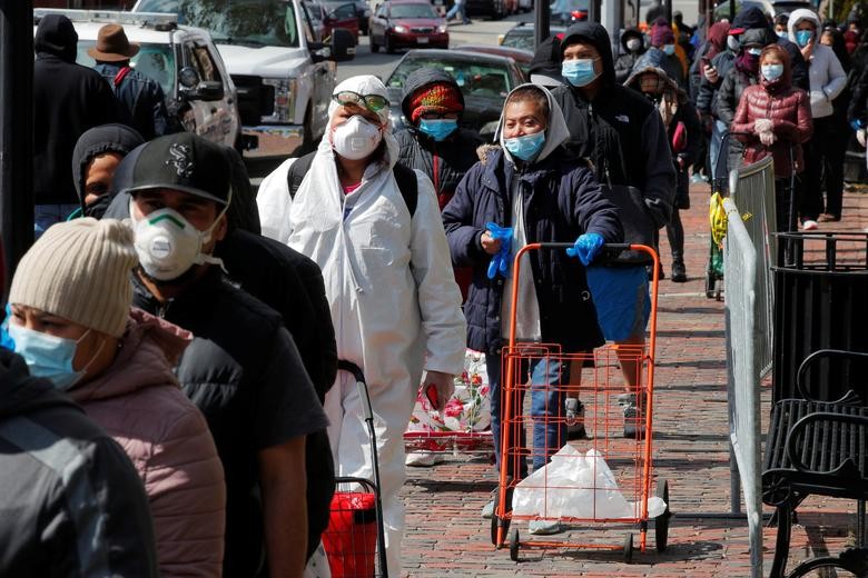 Inflasi AS Tinggi, Warga Rela Jalan Kaki untuk Antre Bantuan Makanan (Dok.Reuters-Bryan Synder)