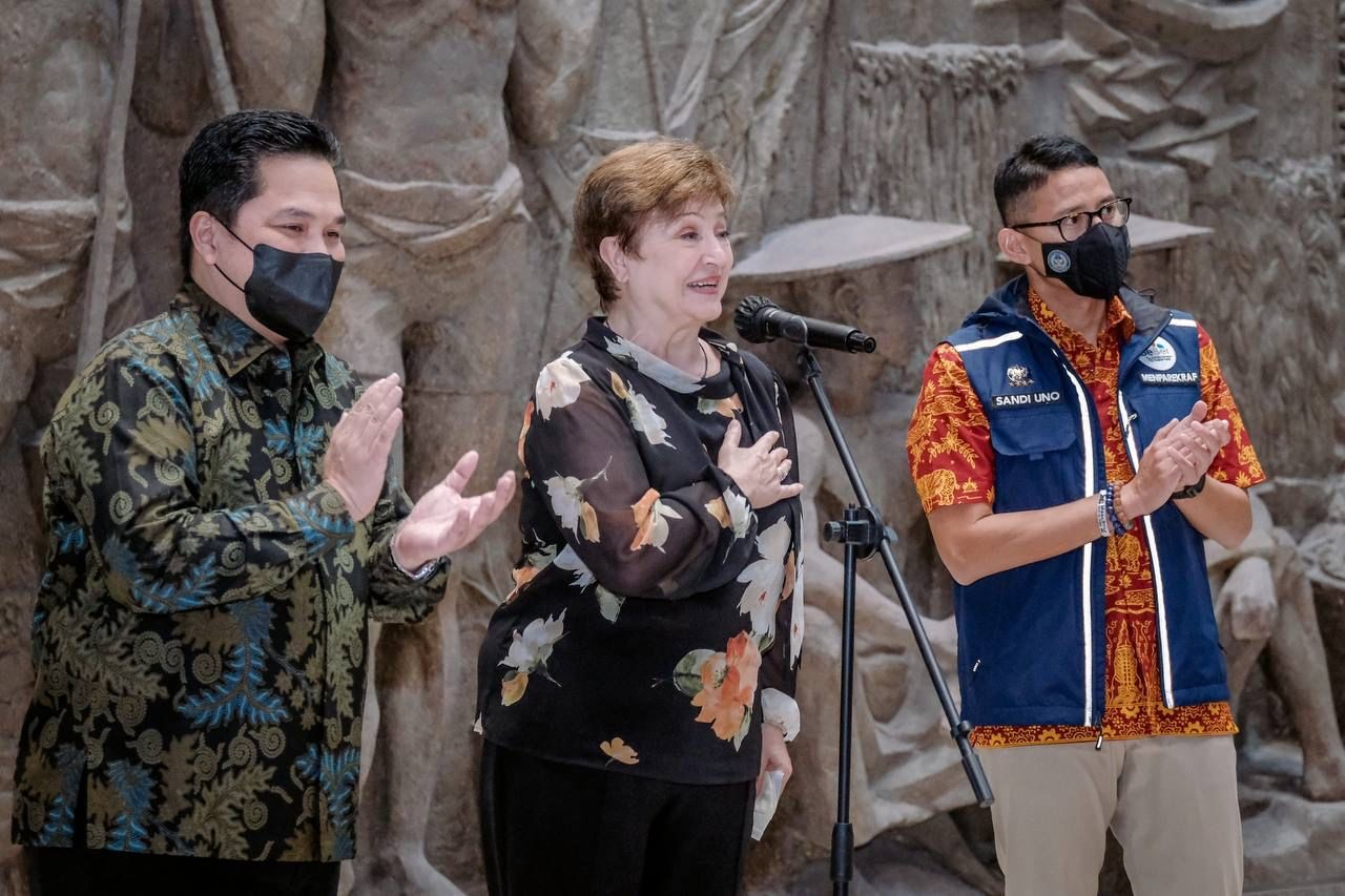 Tinjau Produk Lokal Bareng Managing Director IMF di Sarinah, Sandiaga: Membanggakan! (FOTO:Dok Ist)