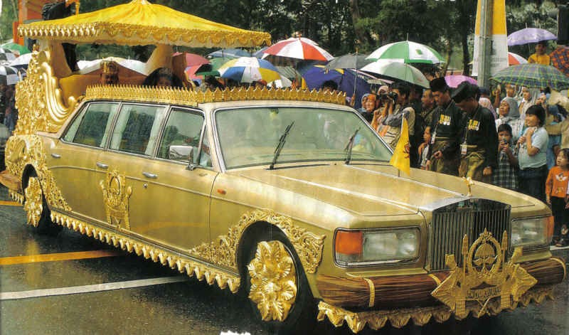 Cuma Dimiliki Sultan Brunei, Mobil Berlapis Emas Ini Jadi Termahal di Dunia. (Foto: MNC Media)