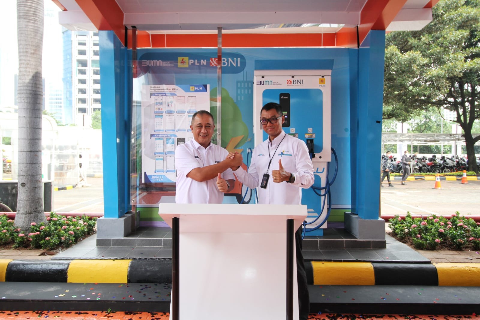 Jadi Pioneer, BNI Pasang Dua SPKLU Skema Partnership  (foto: MNC Media)
