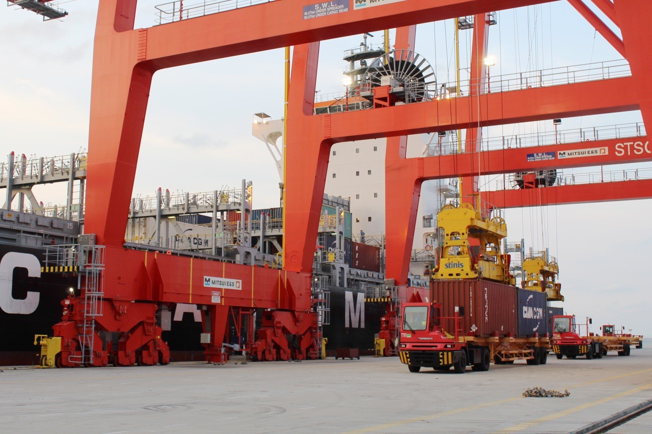 Arus Peti Kemas Subholding Pelindo (SPTP) Tembus 5,3 Juta TEUs di Semester I-2022 (Dok.Ist)