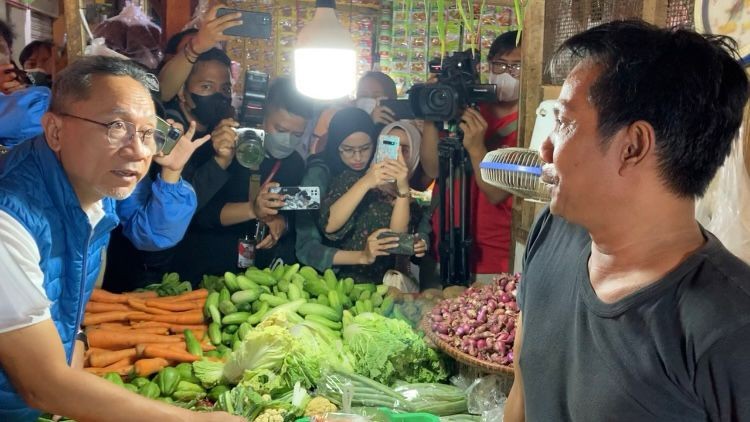Mendag Zulhas Sebut Harga Bahan Pokok Berangsur Turun, Ini Rinciannya (FOTO:MNC Media)