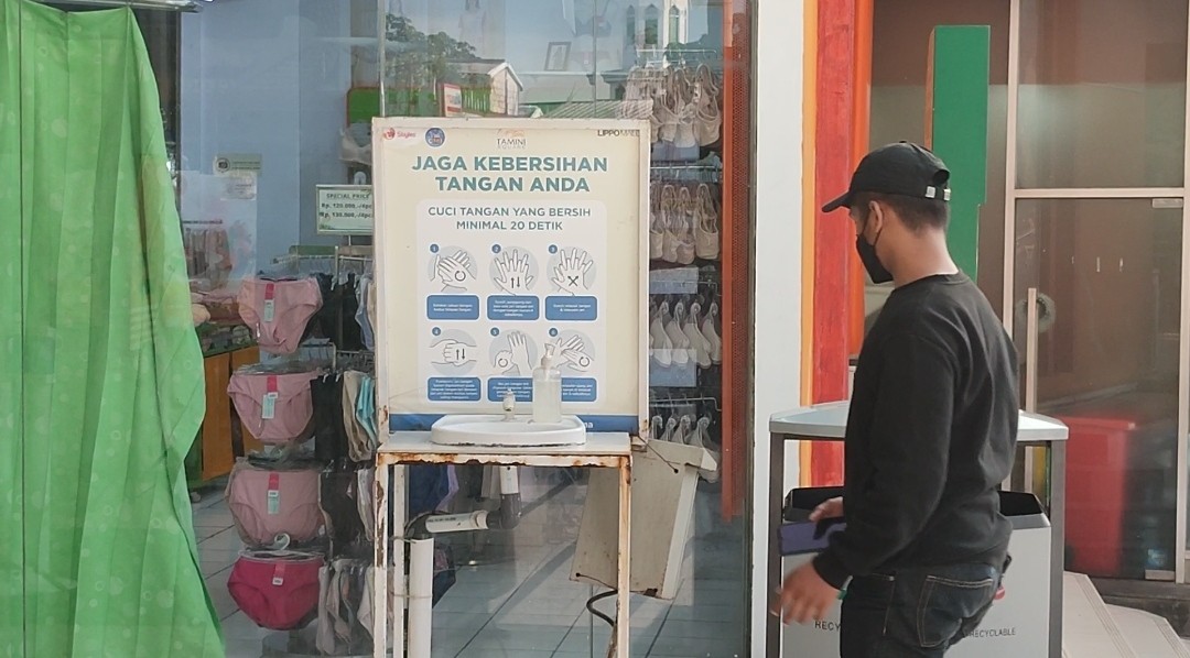 Mal Ini Belum Jadikan Vaksin Booster Jadi Syarat Masuk. (Foto: MPI/Iqbal Dwi Purnama)