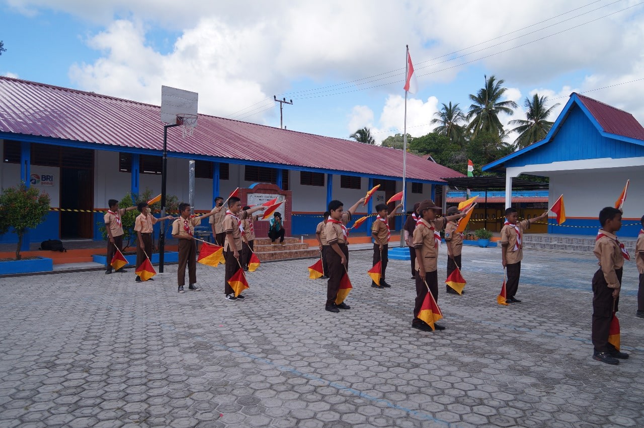 “Ini Sekolahku” Berlanjut, BRI Renovasi SDN 006 Bandarsyah Natuna. (Foto: Bank BRI/Adv)