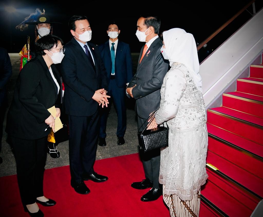 Tiba di Seoul, Jokowi Disambut Wamenlu Korsel (FOTO: MNC Media)