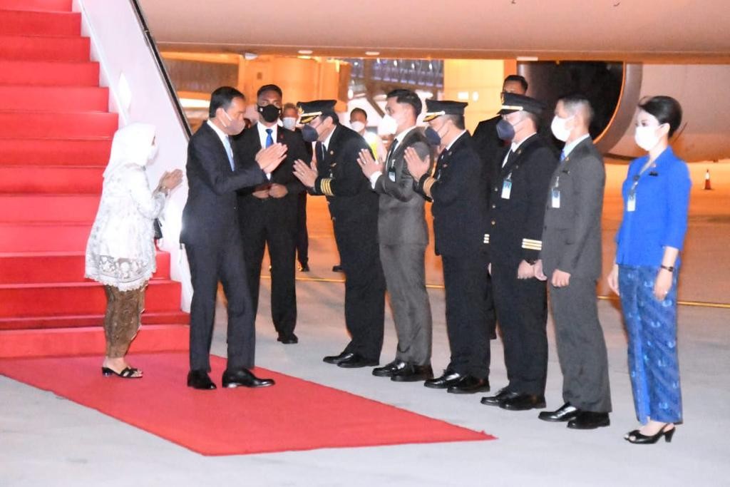 Presiden Jokowi Tiba di Tanah Air Usai Kunjungan Kerja di Asia Timur. (Foto: Biro Pers Setpres)