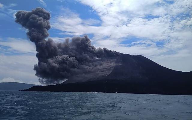 Waspada, Gunung Anak Krakatau Kembali Erupsi dengan Ketinggian 1.500 Meter (Foto: MNC Media)