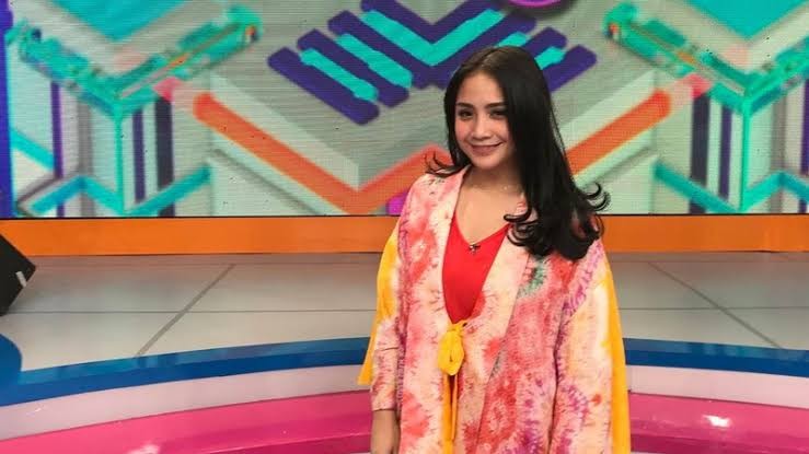 Koleksi Bando Mewah Nagita Slavina Bernilai Ratusan Hingga Jutaan Rupiah