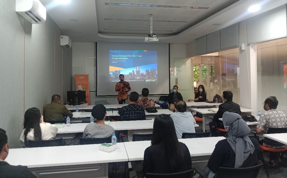 Head of Investment MNC Asset Management, Ipan Samuel Hutabarat saat memaparkan materi terkait literasi keuangan dalam NAVI Festival (MPI)