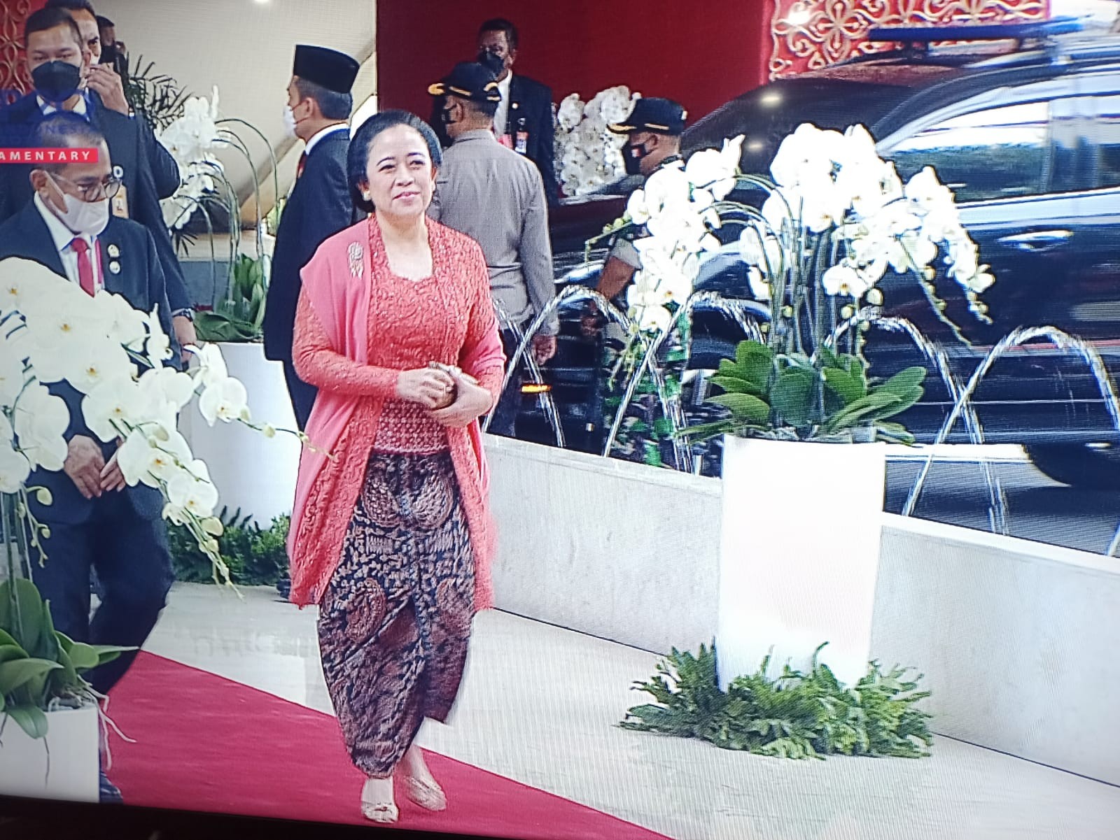 Kenakan Karya Didiet Maulana, Ini Makna Kebaya dan Batik Puan Maharani di Sidang Tahunan. (Foto: Kiswondari Pawiro/MNC Media)