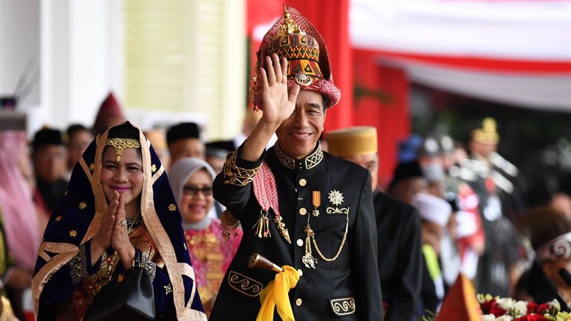 Pakaian Adat Jokowi