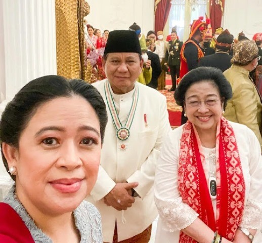 Tampak Akrab, Puan Selfie Bareng Jokowi, Prabowo hingga Istri Gus Dur  (Foto: Instagram Puan Maharani)