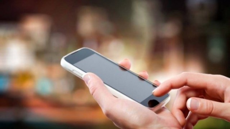 Lima Kesalahan Mengecas yang Bikin Handphone Cepat Rusak. Foto: MNC Media.