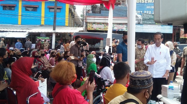 Ke Pasar Cicaheum, Jokowi Cek Harga Sembako di Kota Bandung (Foto: MNC Media)