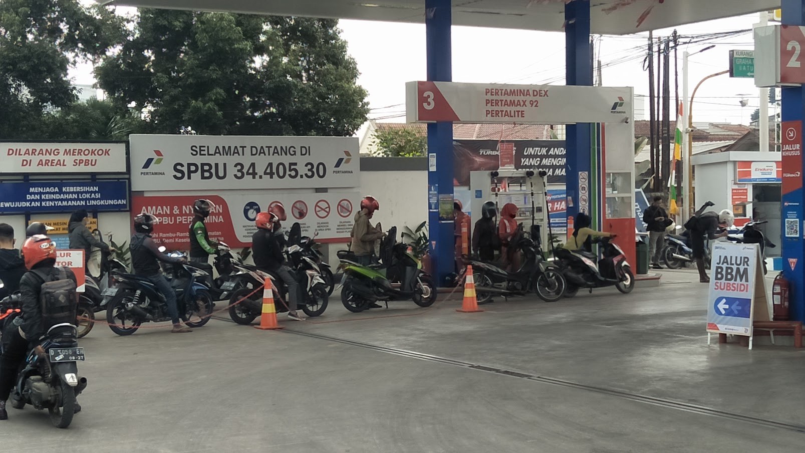 Antrean BBM Mengular di 11 Provinsi, Ombudsman Desak Pertamina Benahi Rantai Distribusi. (Foto Istimewa)