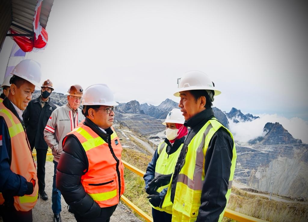 Presiden Joko Widodo akhirnya tiba di Grasberg pada Kamis, 1 September 2022, pukul 08.15 Waktu Indonesia Timur (WIT)