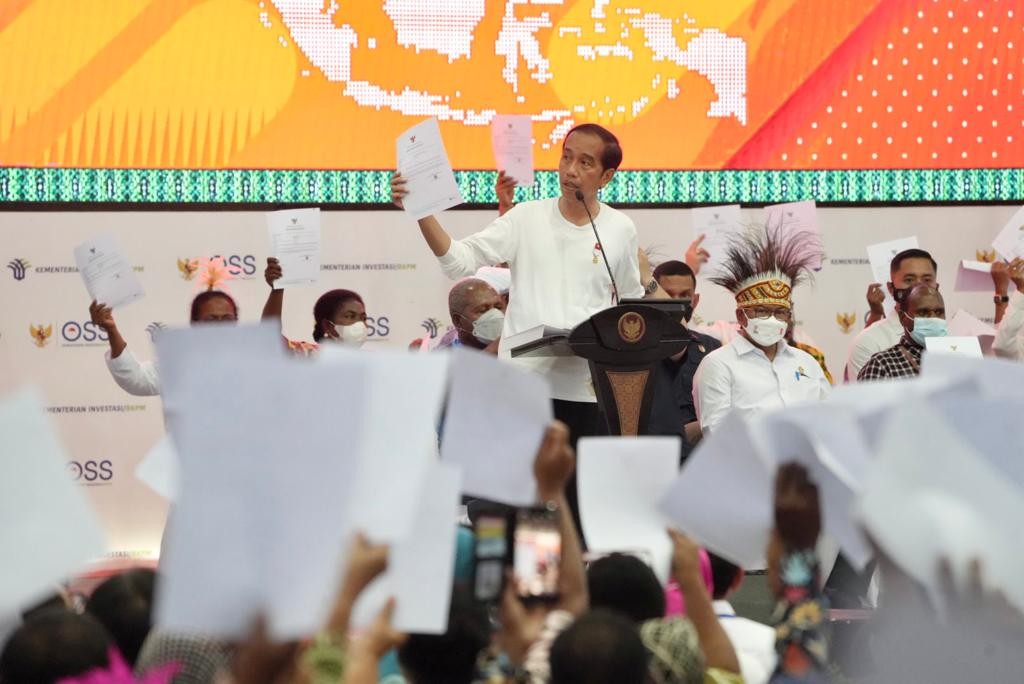 Jokowi Bagikan NIB Kepada 2.700 Pelaku UMKM di Papua (foto: MNC Media)