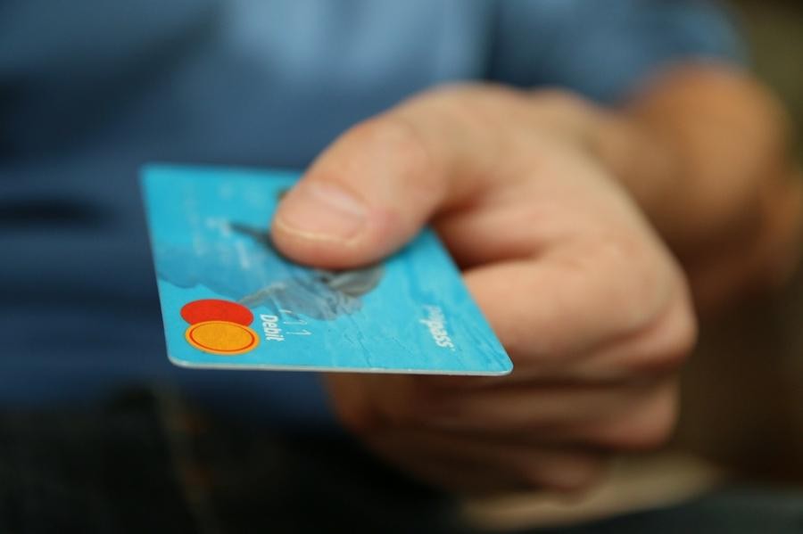 Ini Penyebab Kartu ATM Rusak: 2 Solusi Transaksi Tarik Tunai dan Pembayaran Cardless. (Foto: MNC Media)