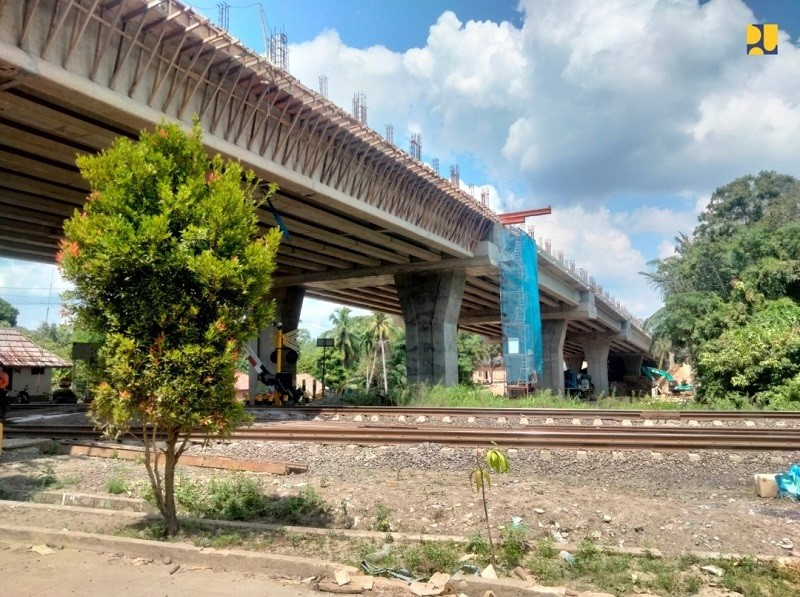 KAI Daop 1 Jakarta berencana menutup Jalur Perlintasan Langsung yang terletak antara Stasiun Cisauk - Cicayur, Kabupaten Tangerang.