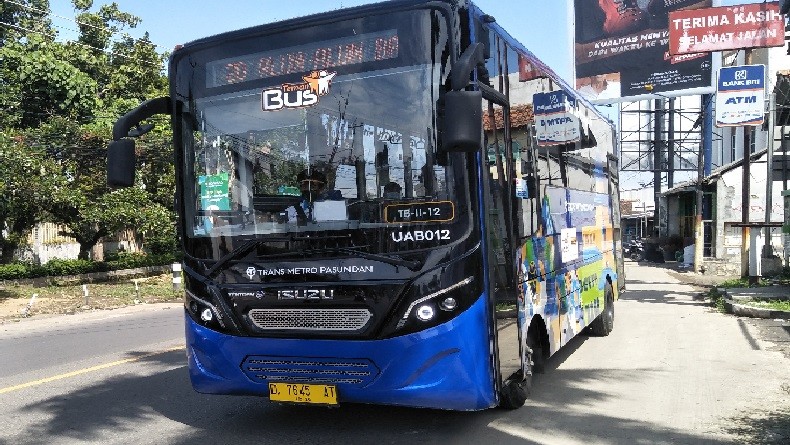 Pemerintah Kota Bandung memastikan tak ada penyesuaian tarif Bus Trans Metro Bandung (TMB).