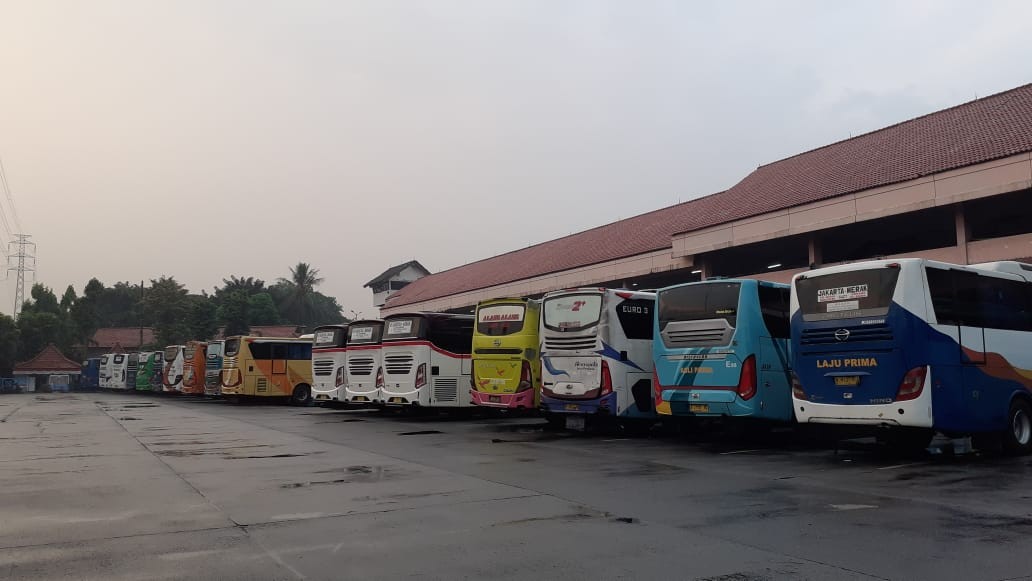 Sejumlah PO Bus Kerek Tarif hingga Rp50.000 Imbas Kenaikan Harga BBM. (Foto: Ikhsan PSP/ MNC Media)