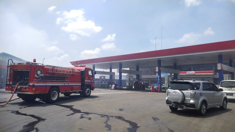 Gudang JNE Terbakar, SPBU Cimanggis Merugi Rp700 Juta (Foto: MNC Media)