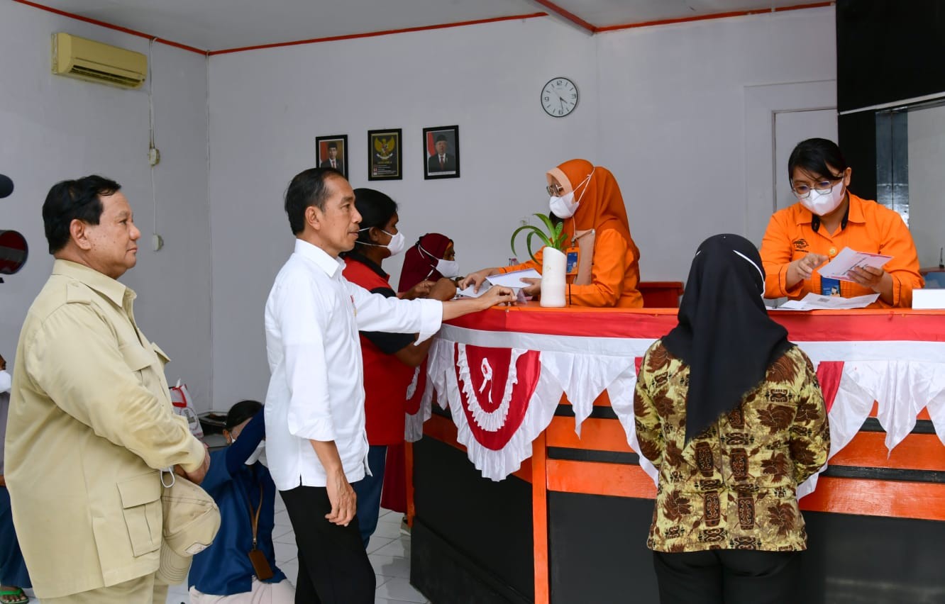 Jokowi Serahkan BLT BBM di Maluku Tenggara (Dok.MNC)