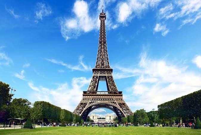 Krisis Energi Serang Eropa, Kini Menara Eiffel Tak Seterang Dahulu (FOTO:MNC Media)