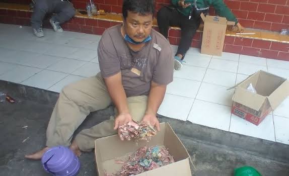 Uang Tabungan Rp50 Juta Milik Samin Rusak Dimakan Rayap, Ini Tanggapan BI (FOTO:MNC Media)