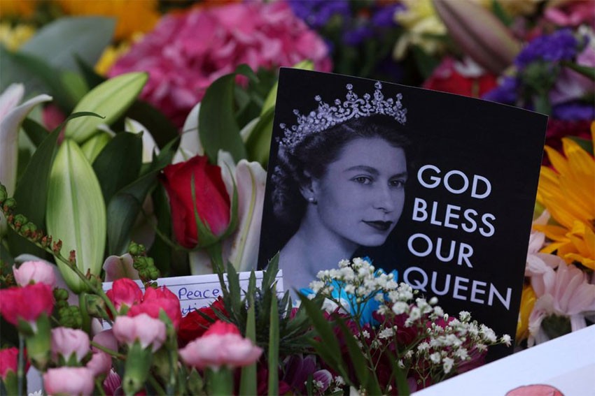 Ratu Elizabeth II Akan Dimakamkan, Ini Dua Perhiasan Kesayangannya (FOTO:MNC Media)