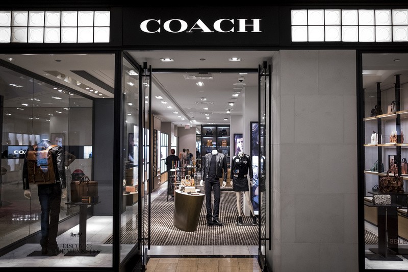 Siapa Pemilik Tas Coach? Brand Mewah Amerika Favorit Sosialita. (Foto: Teen Vogue)