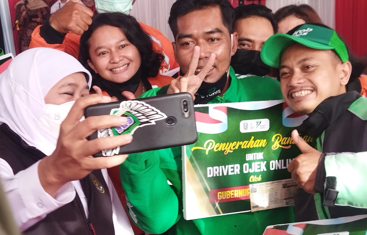 Bahagianya Sopir Angkot dan Ojol Dapat Pembebasan Pajak Kendaraan. (Foto: MNC Media)
