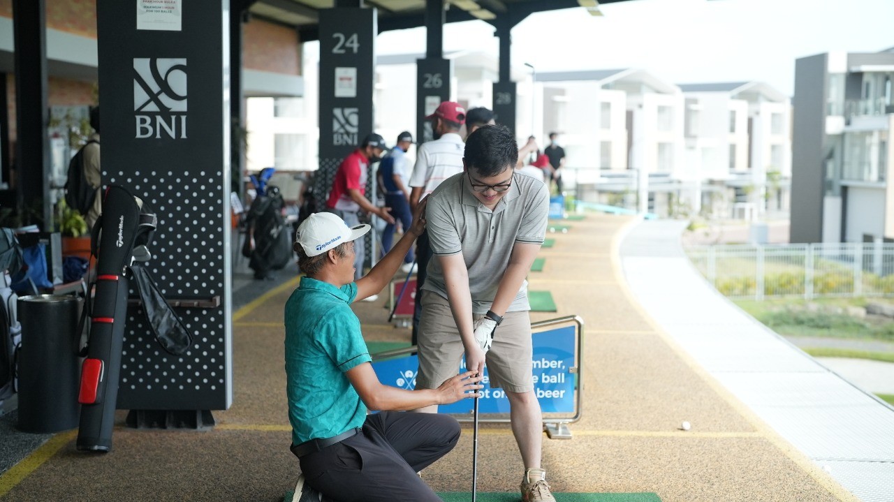 Ingin Gaet Milenial, BNI Emerald Gelar Golf Clinic. (Foto: BNI)