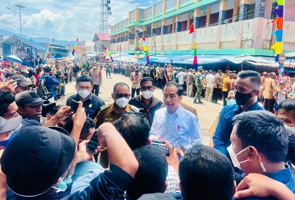 Ada Pembangunan Smelter, Jokowi Sebut Ekonomi Maluku Utara di Atas Nasional. (Foto: Biro Pers Setpres)