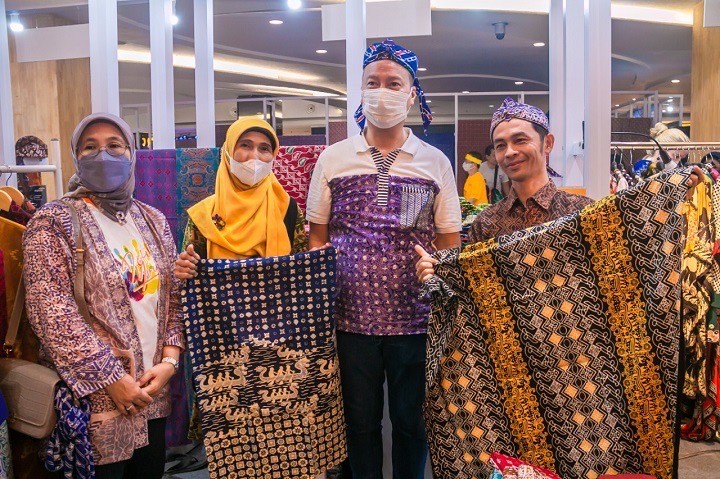 Menperin Ajak Masyarakat Pakai Batik untuk Lestarikan Budaya dan Dukung Ekonomi. (Foto: Dok. Kemenperin)