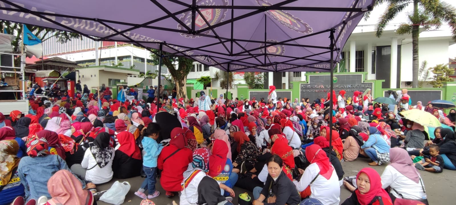 PN Bandung Kabulkan Gugatan Pesangon-THR Karyawan Garmen Senilai Rp20 M (Dok Ist)