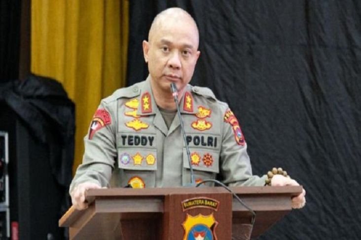Perjalanan Karier Irjen Teddy Minahasa, 3 Kali Jabat Kapolda hingga Ditangkap Propam. (Foto: MNC Media)