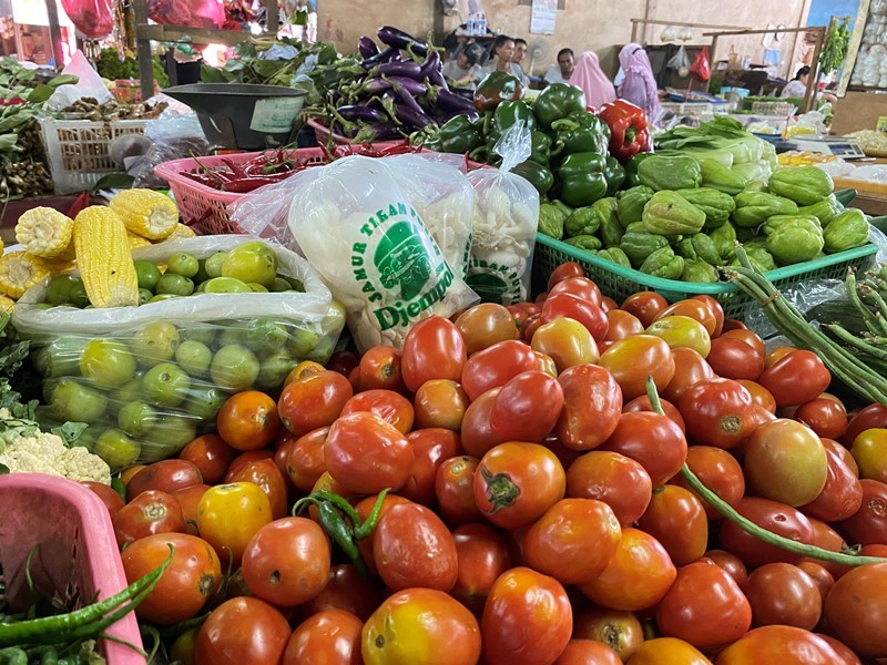 Harga Bapok Merangkak Naik, Pedagang Sayur Pilih Belanja ke Pasar Induk (FOTO: MNC Media)