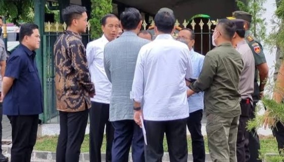 Jokowi Blusukan ke Pura Mangkunegaraan Solo, Ada Apa?(Foto: Bramantyo/MNC Media)