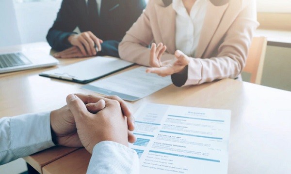 5 Cara Memperkenalkan Diri saat Interview untuk Fresh Graduate SMA atau SMK (Foto: MNC Media)