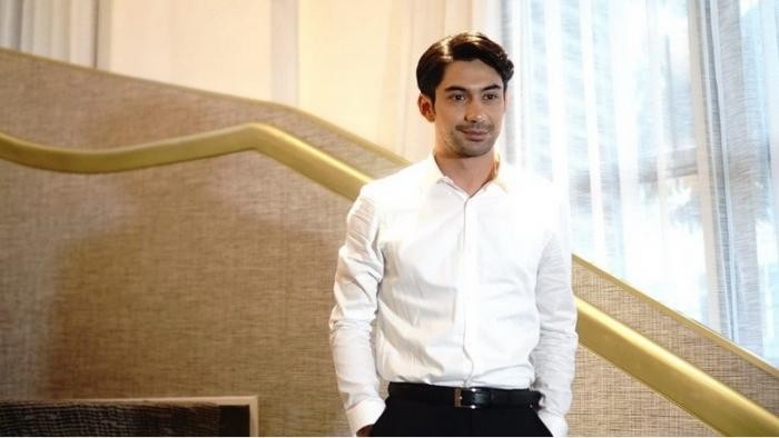 5 Pekerjaan Artis sebelum Terkenal, Ada Reza Rahadian Jadi Penjual Karpet (Foto: MNC Media)