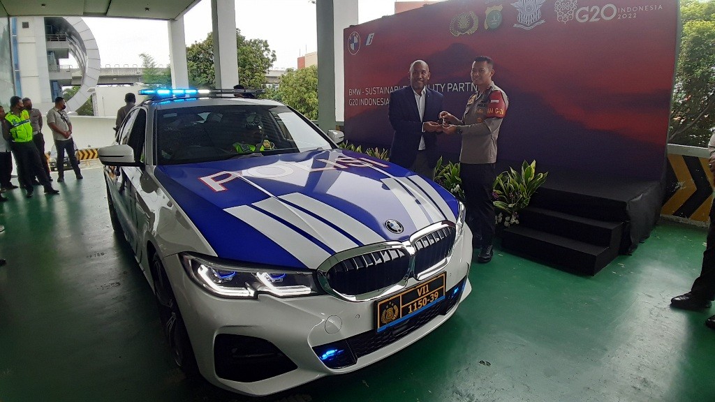 Belum Dijual ke Publik, Polri yang Pertama Jajal Mobil Hybrid BMW 330e. (Foto: Fadli Ramadan/MNC Media)