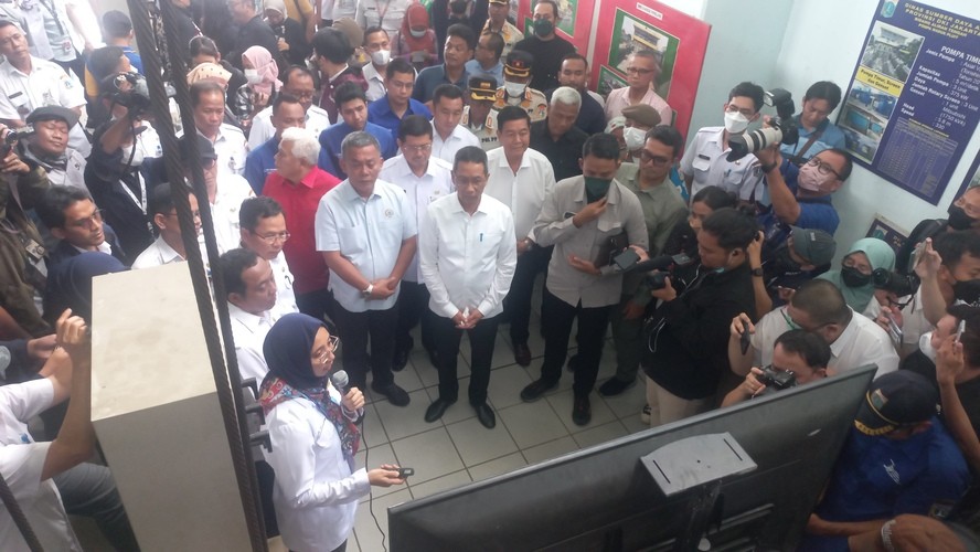 Antisipasi Banjir, Pj Gubernur DKI Tinjau Rumah Pompa Waduk Pluit. (Foto: Refi Sandi)