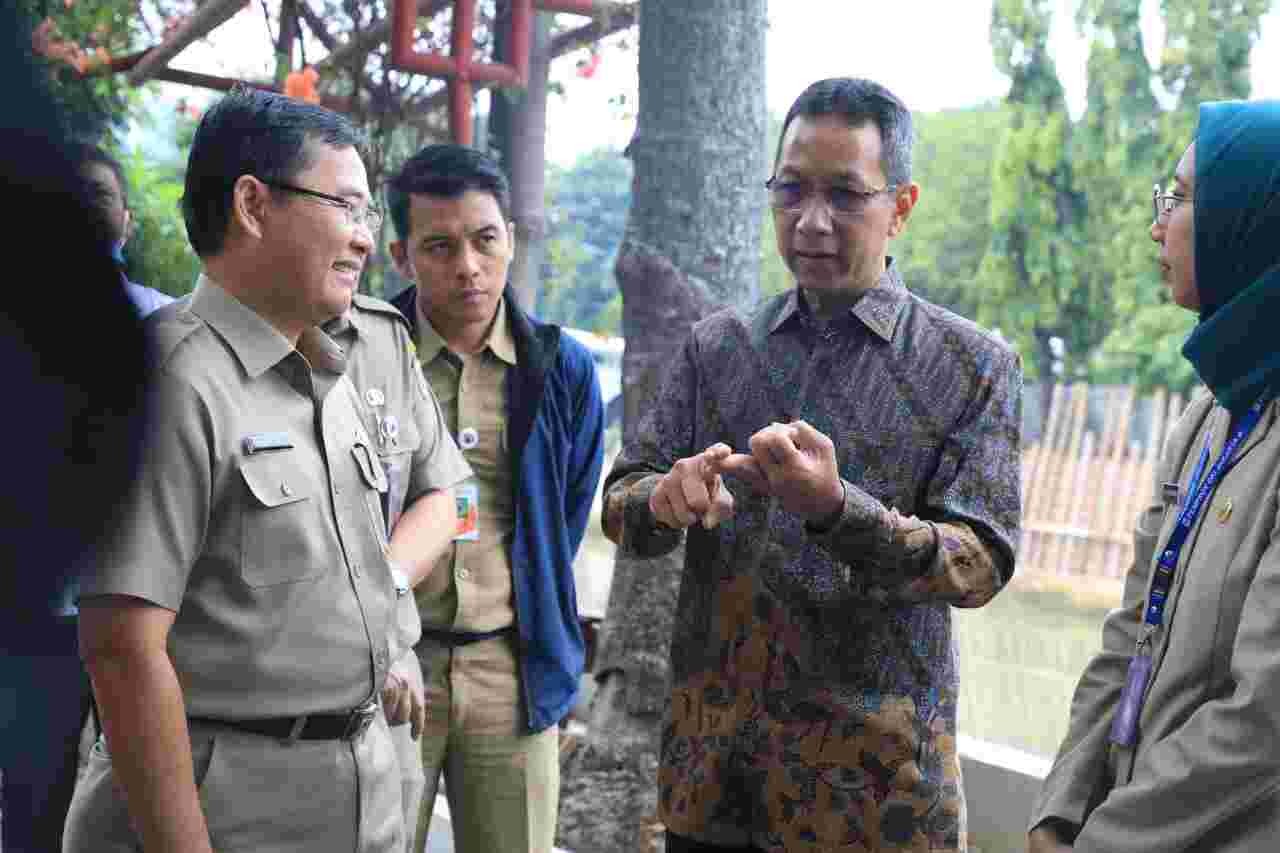 Heru Budi Hartono Sidak Kapasitas air ke Sungai di Pasar Baru (MPI)