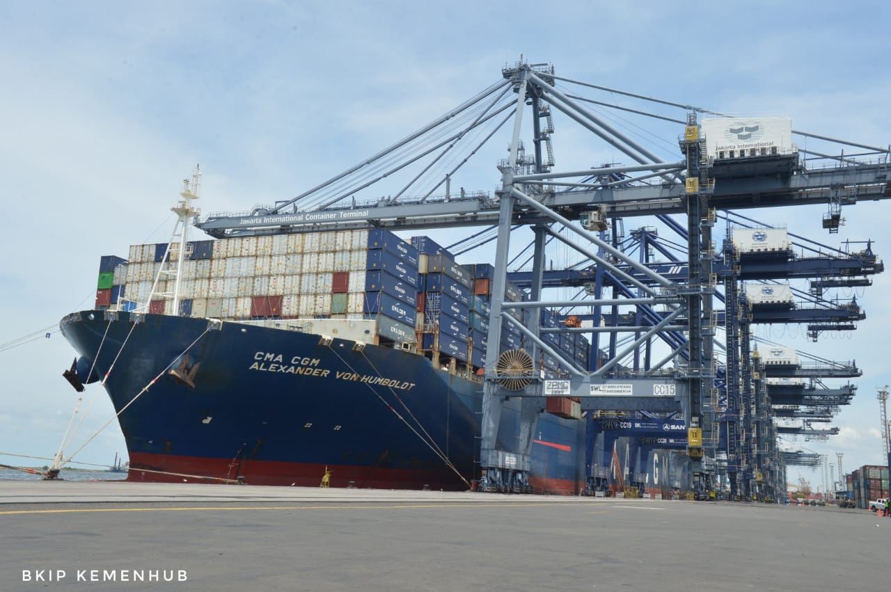 Kapal Petikemas Raksasa Sandar di Priok, Menhub: Kita Tak Boleh Cepat Puas (FOTO: MNC Media)