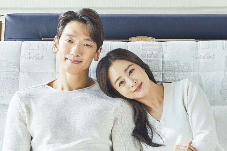 Rain dan Kim Tae-hee jadi salah satu pasangan terkaya di Asia (Soompie)