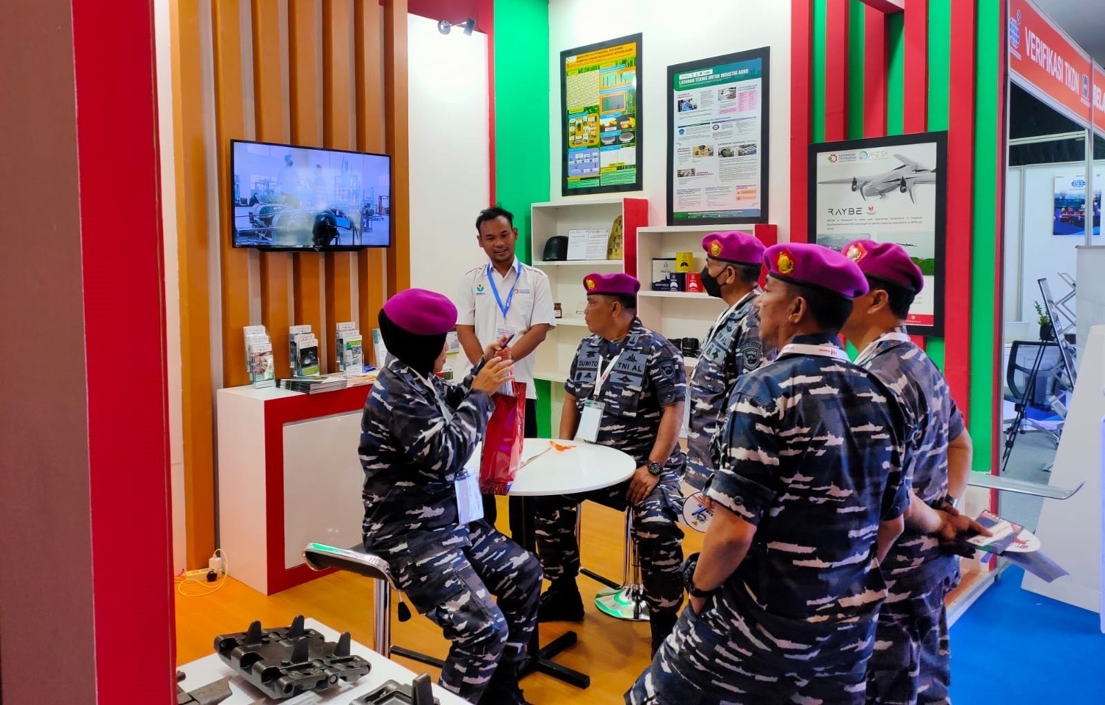 Intip Beragam Alat Pertahanan Buatan RI, dari Komponen Tank hingga Drone. (Foto: MNC Media)