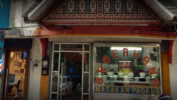 Sosok Pendiri RM Padang Sederhana, Dulu Tukang Cuci Piring Kini Punya Ratusan Cabang. (Foto: MNC Media)